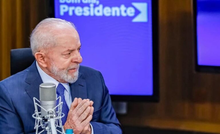 Lula defende novamente censura da internet ao falar sobre caos no RS