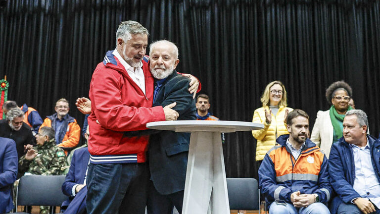 Lula usa a desgraça no RS para ver se tira proveito político