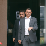 Flávio conversa com Moraes sobre prisão domiciliar de Bolsonaro: ‘Ficou de avaliar’ – Jovem Pan