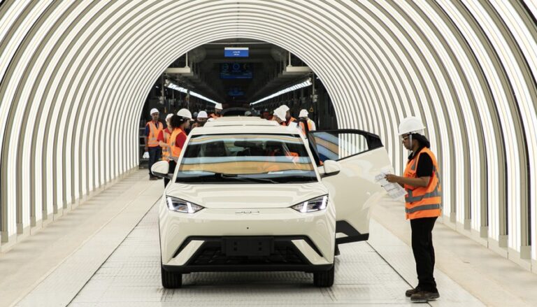 Gigante chinesa de carros elétricos, BYD anuncia investimento de R$ 300 milhões em centro de pesquisa e desenvolvimento no Aeroporto do Galeão