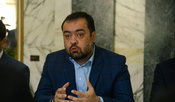 Castro resgata 16 cargos da representação estadual em Brasília e faz ‘manobra’ para criar nova subsecretaria