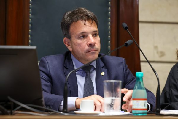Teto de 5% para cargos comissionados na prefeitura será votado pela Câmara do Rio na próxima semana