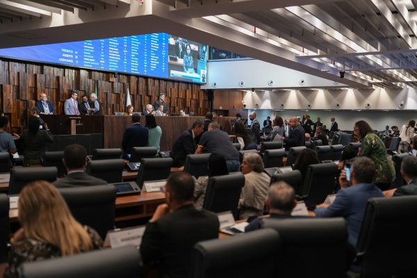 Alerj aprova uso do Fundo de Combate à Pobreza para ressarcir cartórios por serviços gratuitos de regularização de imóveis