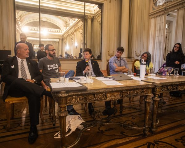 Câmara do Rio tem audiência pública com divergência de entendimento sobre a regulamentação da micromobilidade na cidade