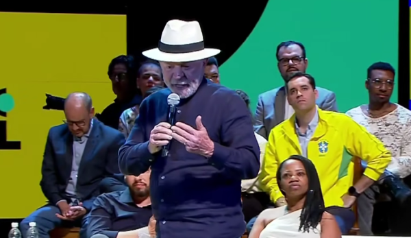 No Rio, Lula diz que Ricardo Couto vai ‘ajudar a consertar’ o estado e brinca com roupa verde e amarela de Cavaliere: ‘não bolsonarista’
