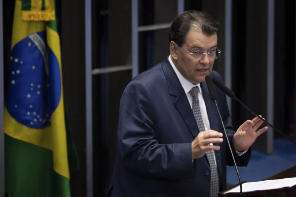 Lula deverá ir ao Amazonas para emplacar petista na chapa de Braga