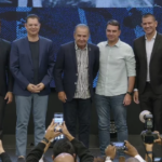 Malafaia ora por Flávio Bolsonaro, Douglas Ruas e Castro em culto no Rio; pastor fala em ‘juízo’ para Moraes e defende mistura de política e religião