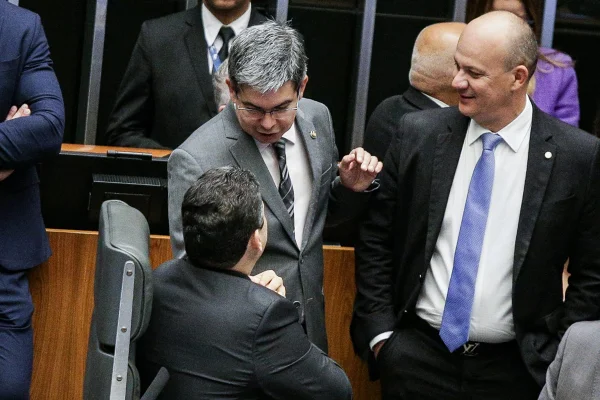 Como crise com Alcolumbre impacta fim da 6×1 e pautas do governo