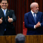 Em meio à tensão nos Três Poderes, Lula e Alcolumbre se reencontram e sentam lado a lado – Jovem Pan