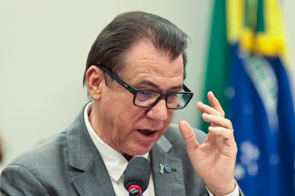 Escala 6×1: ministro da Fazenda participa de audiência nesta terça