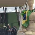 Defesa de Débora do Batom pede redução de pena ao STF após derrubada de veto à dosimetria – Jovem Pan