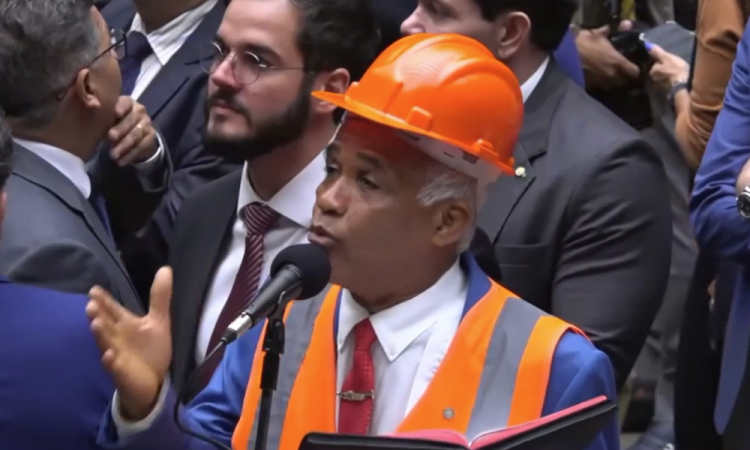 Deputado defende fim da escala 6×1 para ‘trabalhador fazer sexo em paz’  – Jovem Pan