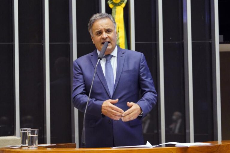 Nos bastidores, Aécio já admite articulação para ser lançado ao Planalto – Jovem Pan