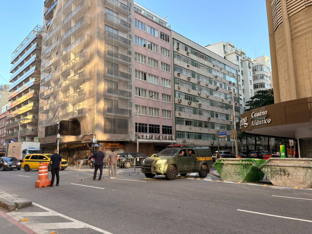 Estadia de Lula no Rio bloqueia o trânsito em Copacabana e impacta o deslocamento dos cariocas na manhã desta terça-feira