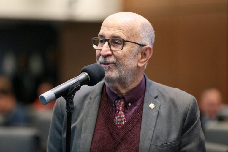Lei das Organizações Sociais será extinta em julho, relembra Luiz Paulo (PSD) após sessão da Alerj