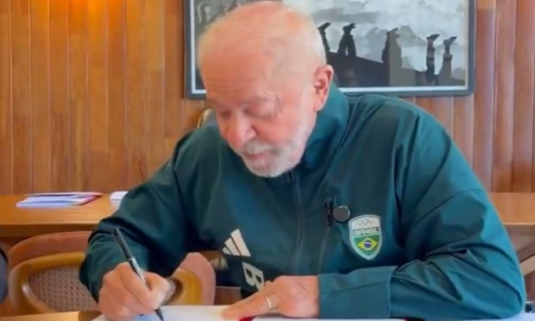 Lula sanciona lei que permite renovação automática da CNH  – Jovem Pan