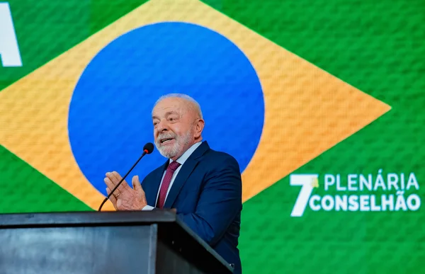 BTG/Nexus: maioria condena tarifaço e culpa Flávio por medida de Trump