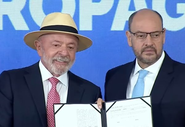 Rio adere oficialmente ao Propag; Lula volta a enaltecer Couto, mas se confunde e chama governador de ‘interventor’