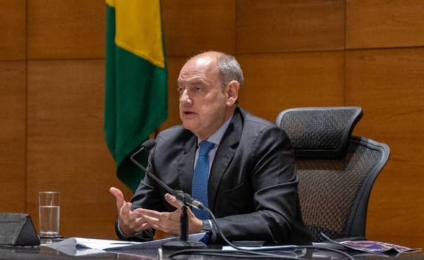 Diário Oficial traz 8 exonerações e 5 nomeações com foco na coronel Pricilla Azevedo, que assume diretoria da PM