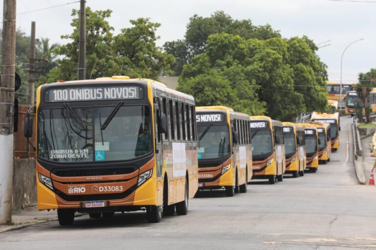 Ônibus do Rio devem aceitar pagamento com cartões de crédito e débito até agosto, diz secretário