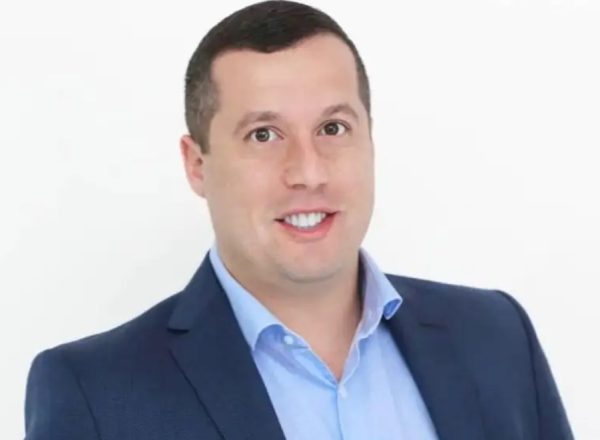 em meio a racha familiar e político com o primo André Português, presidente da Câmara de Miguel Pereira tem cassação mantida pela Justiça