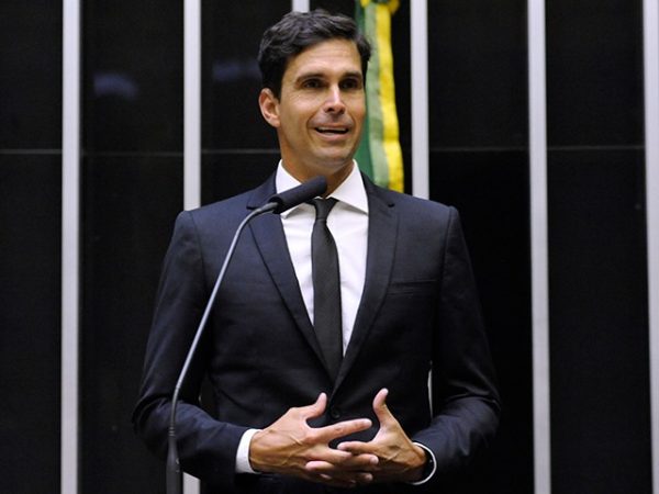 candidato à reeleição na Câmara, Luiz Lima assume a liderança do ranking de doações para campanha, com R$ 600 mil