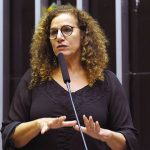 Pix eleitoral: Jandira Feghali dispara na liderança da arrecadação no Rio e ultrapassa R$ 1,3 milhão