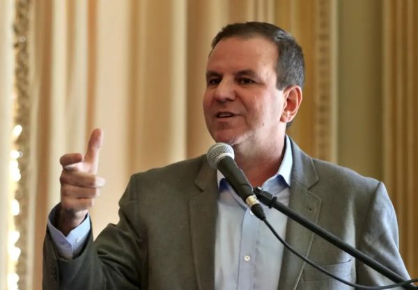 Paes recebe R$ 10 milhões do PSD, mas Douglas Ruas ainda lidera arrecadação para campanha ao governo