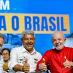 Em convenção do PT-BA, Lula pede votos para si e aliados. Lei proíbe