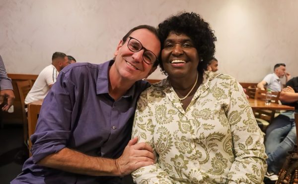 Paes e Benedita participam de ato em São Gonçalo, terra natal e base eleitoral do adversário Douglas Ruas