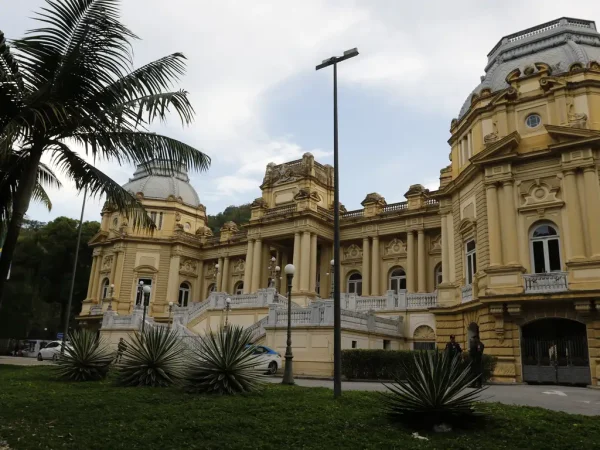 confira como foi a agenda oficial do lançamento das campanhas dos principais candidatos ao governo do estado neste domingo (16)