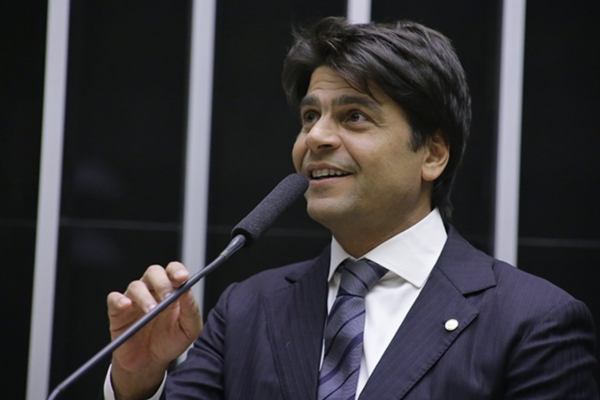 Pedro Paulo, que disputa o Senado, declara patrimônio quase seis vezes maior que em 2022