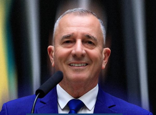 Deputado federal Bebeto declara ter R$ 840 mil em dinheiro vivo; patrimônio quase triplica desde 2022