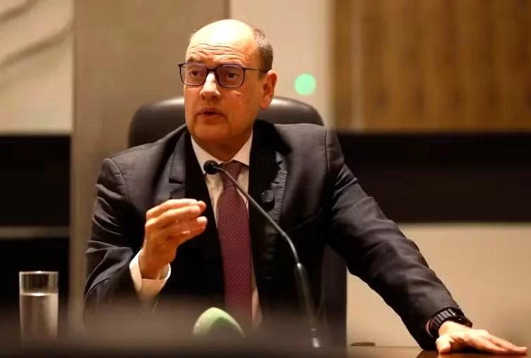 Couto anula nomeação de secretário de Desenvolvimento Econômico e sub da Fazenda volta a acumular dois cargos