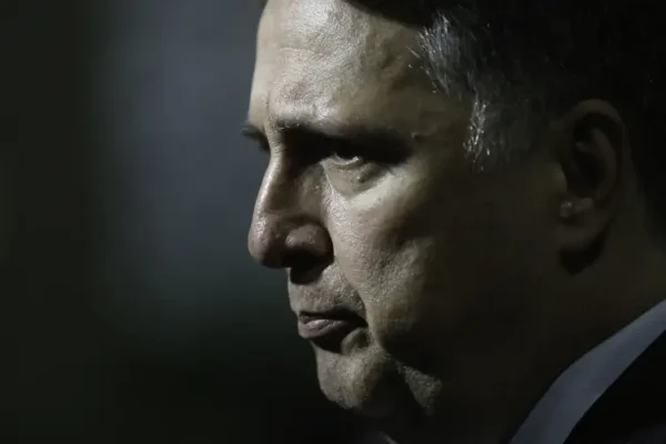 Garotinho move ação em segredo de Justiça para tentar reverter sentença que suspende seus direitos políticos