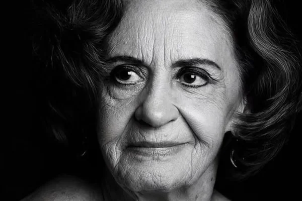 “Nossa grande estrela se despediu”, diz família de Laura Cardoso