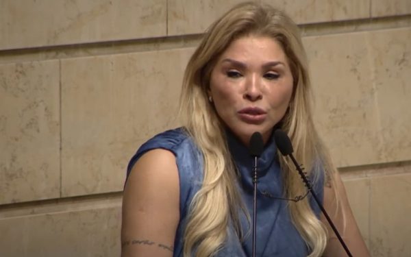 ‘eu tô sangrando pela cidade’