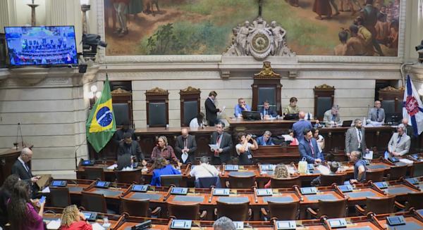 Câmara do Rio rejeita, de uma só vez, 12 vetos da prefeitura a homenagens propostas pelos vereadores