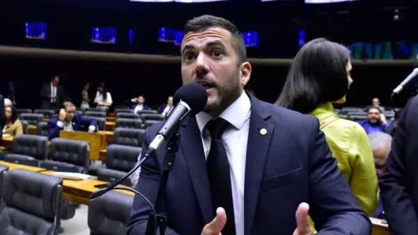 candidatos ao governo e ao Senado gastaram R$ 2,6 milhões com impulsionamento; Jordy investiu mais que qualquer aspirante a governador