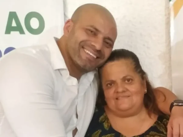 Após filha desistir, mãe de Daniel Silveira lança candidatura a deputada federal pelo PL; campanha dela já recebeu R$ 200 mil