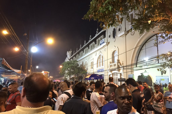 linhas expressas do BRT vão parar na estação Vasco da Gama em dias de jogo em São Januário