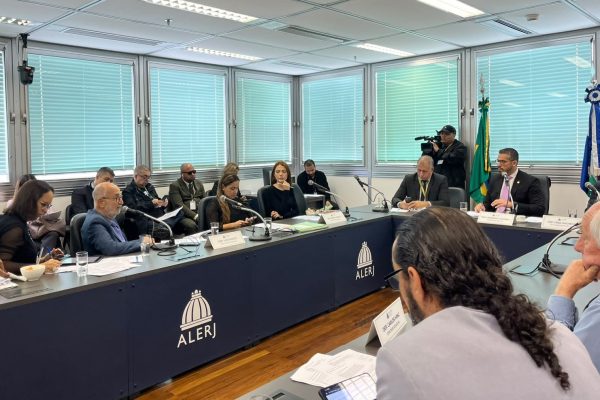 Comissão da Alerj aprova projeto que prorroga prazo de validade dos concursos públicos estaduais