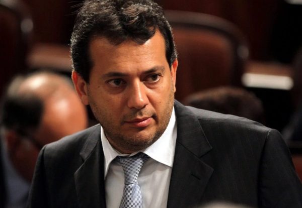 TRE-RJ adia, mais uma vez, decisão sobre candidatura de Ricardo Abrão, ex-presidente da Beija-Flor e sobrinho de bicheiro