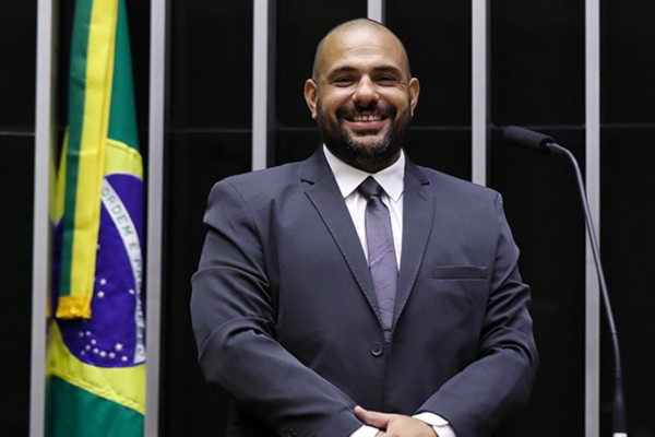 Sargento Portugal tem mais votos que 14 deputados eleitos, mas fica sem mandato em Brasília
