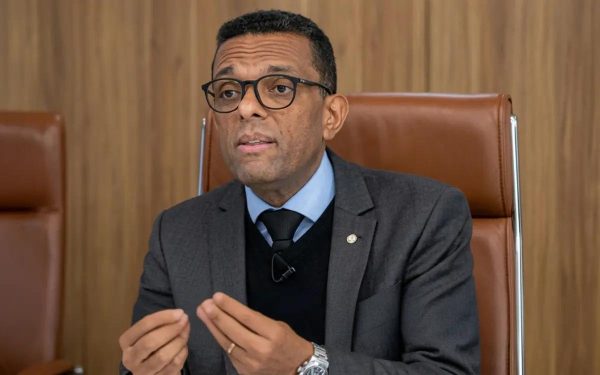 renovação de 54% tira nomes conhecidos como Otoni de Paula, Rosângela Gomes e Hugo Leal da bancada do Rio na Câmara dos Deputados