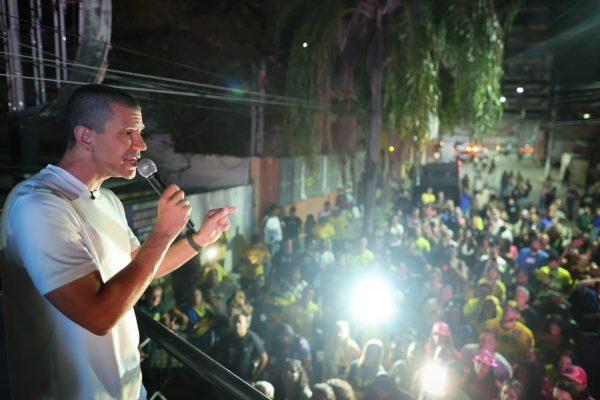 Douglas Ruas chega a 40% na capital e vence em nove zonas do território político de Eduardo Paes