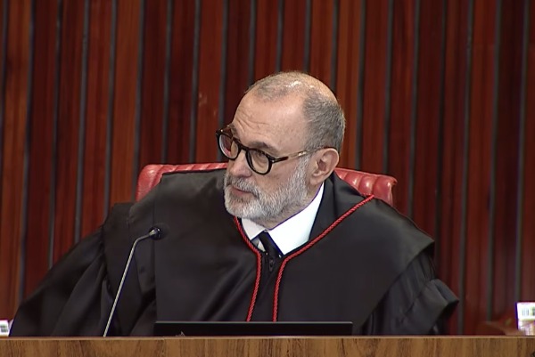 Sebastião Reis Júnior segue Villas Boas, vota pelo segundo turno e defende manutenção dos votos de Garotinho, mesmo com desistência do recursos