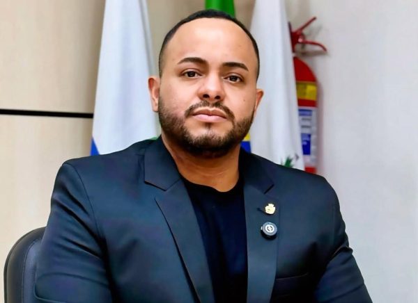 PT-RJ suspende vereador que votou pela cassação da prefeita de Japeri — e colega de partido — Fernanda Ontiveros