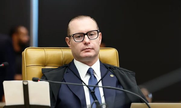 Zanin determina que TSE se manifeste, em cinco dias, sobre decisão que garantiu eleição de Douglas Ruas; ministro é relator de recurso do PSD, que pede 2° turno