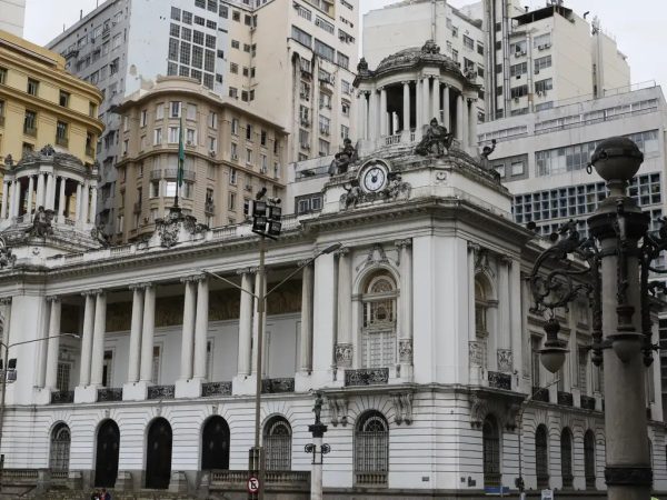 Orçamento da prefeitura para 2027 avança na Câmara do Rio; vereadores aprovam, em primeira discussão, receita de R$ 55,2 bilhões